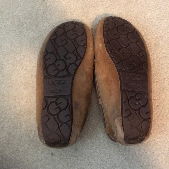 Ugg moccasins- chestnut - Picture 2 of 2